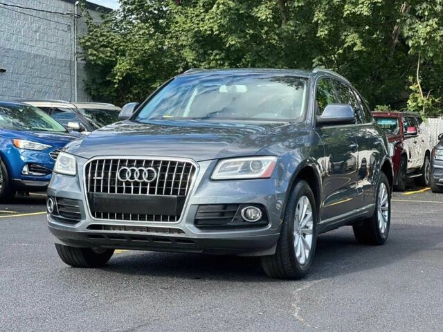 Серый Ауди Ку 5, объемом двигателя 2 л и пробегом 75 тыс. км за 3000 $, фото 1 на Automoto.ua