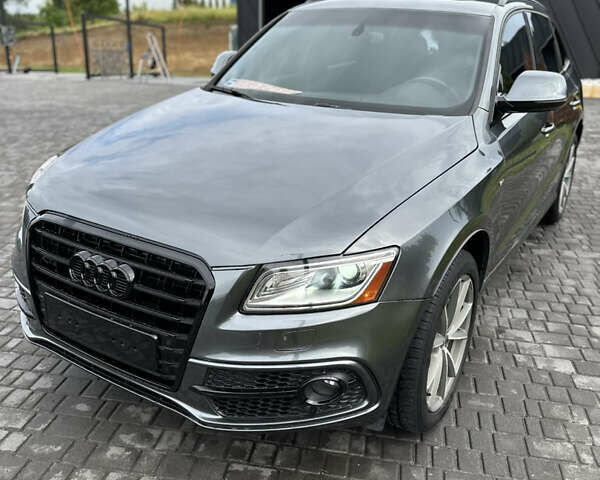 Серый Ауди Ку 5, объемом двигателя 3 л и пробегом 196 тыс. км за 16999 $, фото 1 на Automoto.ua