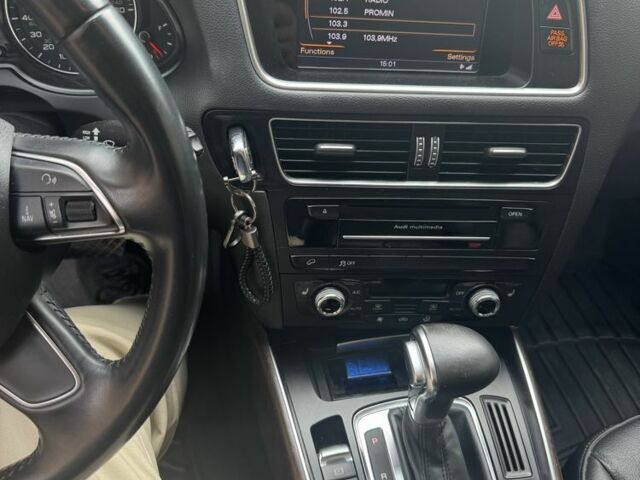 Сірий Ауді Ку 5, об'ємом двигуна 2 л та пробігом 180 тис. км за 15800 $, фото 1 на Automoto.ua