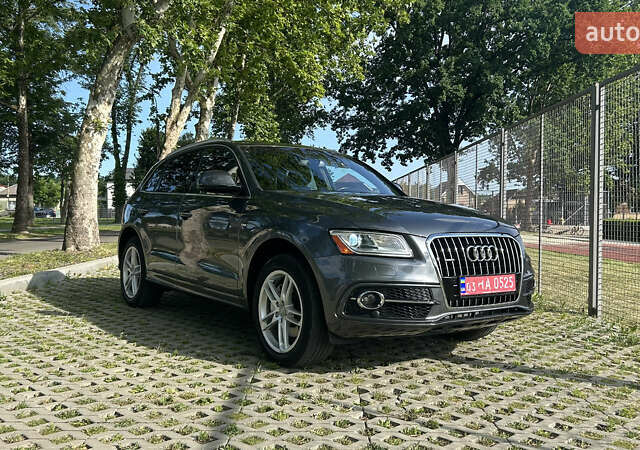 Серый Ауди Ку 5, объемом двигателя 3 л и пробегом 225 тыс. км за 17950 $, фото 1 на Automoto.ua