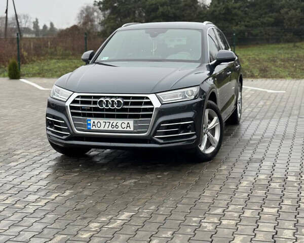 Серый Ауди Ку 5, объемом двигателя 1.97 л и пробегом 233 тыс. км за 29800 $, фото 1 на Automoto.ua