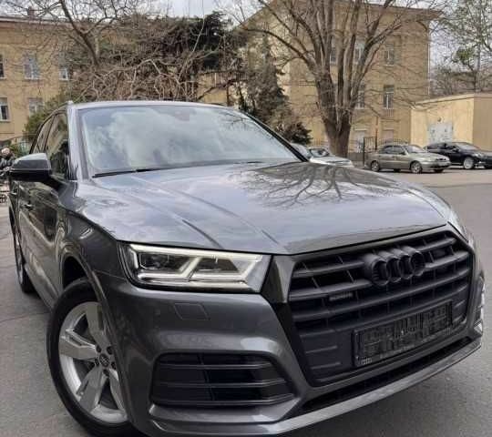 Серый Ауди Ку 5, объемом двигателя 2 л и пробегом 85 тыс. км за 21700 $, фото 1 на Automoto.ua