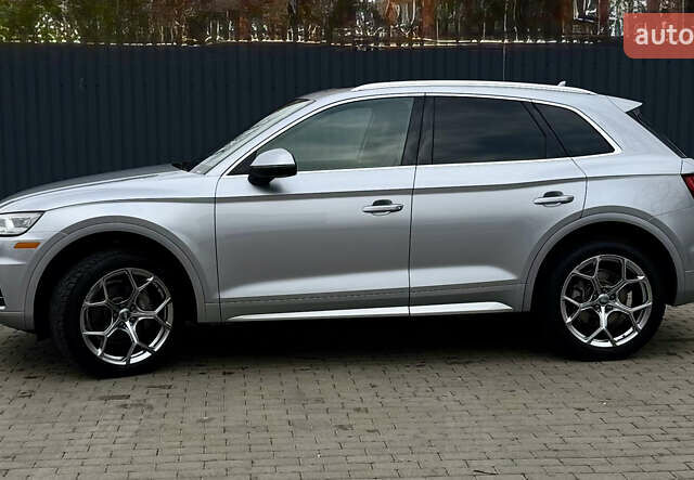 Серый Ауди Ку 5, объемом двигателя 1.98 л и пробегом 84 тыс. км за 29500 $, фото 1 на Automoto.ua