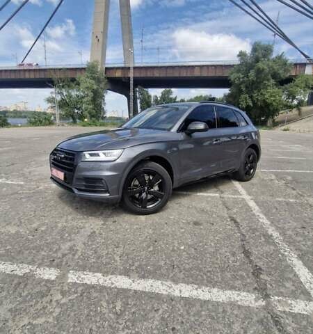 Серый Ауди Ку 5, объемом двигателя 1.98 л и пробегом 101 тыс. км за 27500 $, фото 1 на Automoto.ua