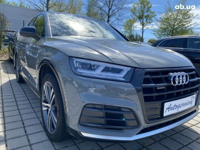 Серый Ауди Ку 5, объемом двигателя 2 л и пробегом 8 тыс. км за 61296 $, фото 1 на Automoto.ua