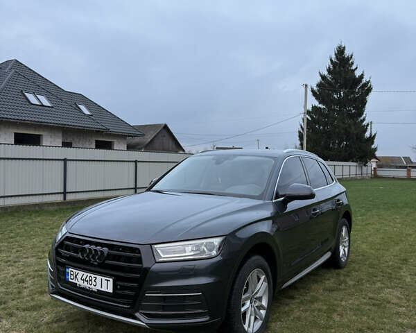 Серый Ауди Ку 5, объемом двигателя 1.98 л и пробегом 170 тыс. км за 24000 $, фото 1 на Automoto.ua