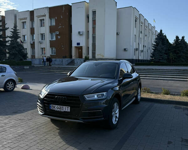 Серый Ауди Ку 5, объемом двигателя 1.98 л и пробегом 168 тыс. км за 23400 $, фото 1 на Automoto.ua