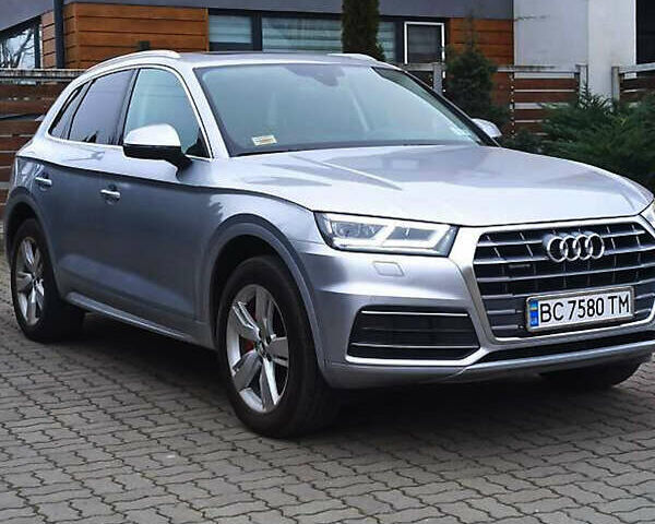 Серый Ауди Ку 5, объемом двигателя 1.98 л и пробегом 68 тыс. км за 31200 $, фото 1 на Automoto.ua