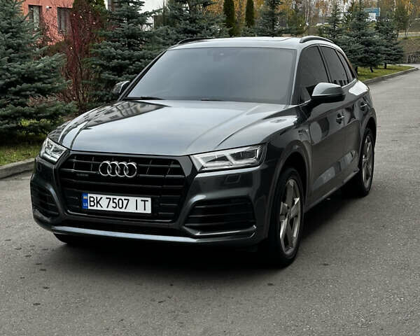 Сірий Ауді Ку 5, об'ємом двигуна 1.98 л та пробігом 98 тис. км за 29950 $, фото 1 на Automoto.ua