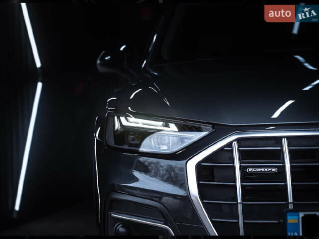 Сірий Ауді Ку 5, об'ємом двигуна 2 л та пробігом 59 тис. км за 29700 $, фото 1 на Automoto.ua