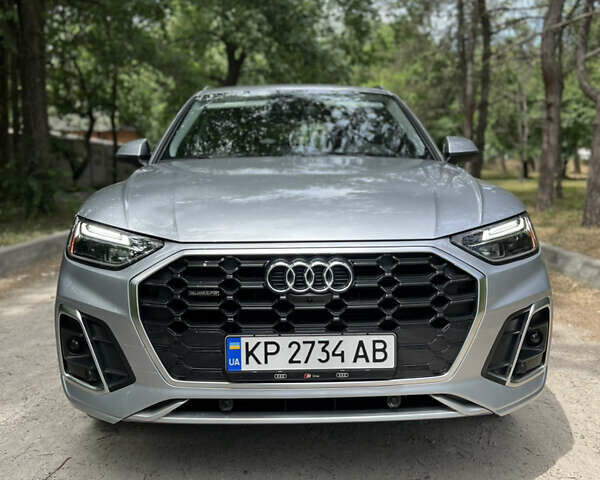 Серый Ауди Ку 5, объемом двигателя 1.98 л и пробегом 34 тыс. км за 40500 $, фото 1 на Automoto.ua