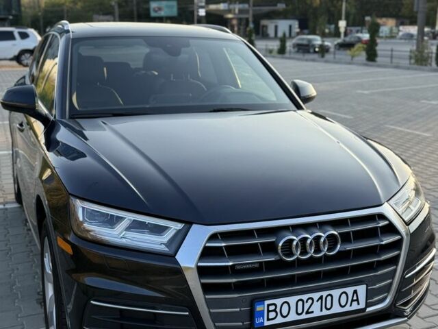 Синій Ауді Ку 5, об'ємом двигуна 2 л та пробігом 110 тис. км за 25600 $, фото 1 на Automoto.ua