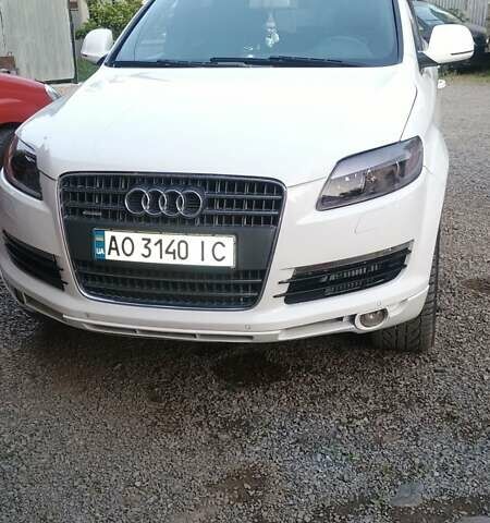 Белый Ауди Ку 7, объемом двигателя 3 л и пробегом 340 тыс. км за 11000 $, фото 1 на Automoto.ua