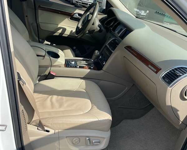 Белый Ауди Ку 7, объемом двигателя 3 л и пробегом 220 тыс. км за 15000 $, фото 1 на Automoto.ua