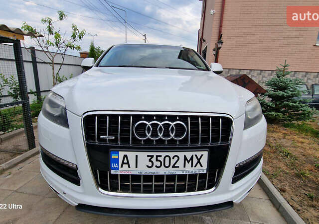 Белый Ауди Ку 7, объемом двигателя 3 л и пробегом 250 тыс. км за 17000 $, фото 1 на Automoto.ua