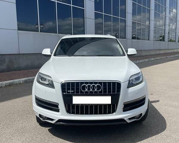 Белый Ауди Ку 7, объемом двигателя 3 л и пробегом 284 тыс. км за 27500 $, фото 1 на Automoto.ua