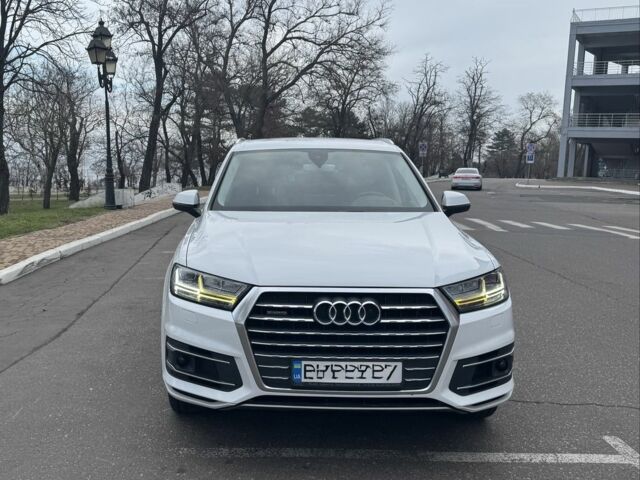 Білий Ауді Ку 7, об'ємом двигуна 3 л та пробігом 265 тис. км за 32800 $, фото 1 на Automoto.ua