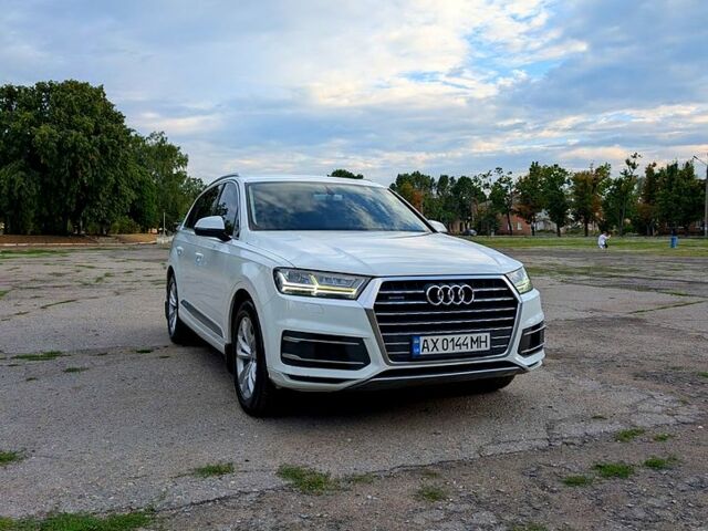Белый Ауди Ку 7, объемом двигателя 3 л и пробегом 239 тыс. км за 28900 $, фото 1 на Automoto.ua