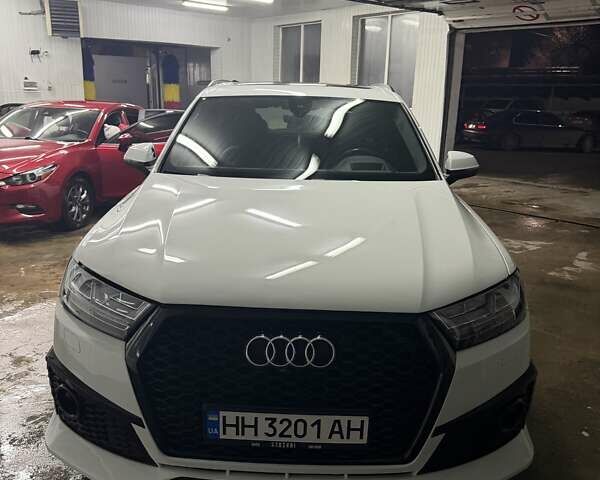 Белый Ауди Ку 7, объемом двигателя 3 л и пробегом 192 тыс. км за 25500 $, фото 1 на Automoto.ua