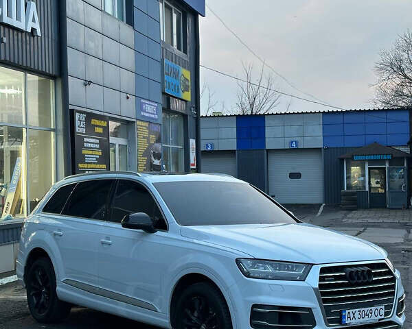 Белый Ауди Ку 7, объемом двигателя 3 л и пробегом 150 тыс. км за 25000 $, фото 1 на Automoto.ua