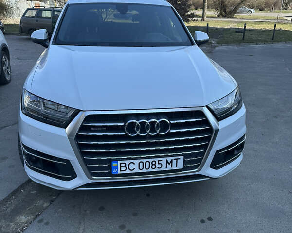 Белый Ауди Ку 7, объемом двигателя 3 л и пробегом 123 тыс. км за 37000 $, фото 1 на Automoto.ua