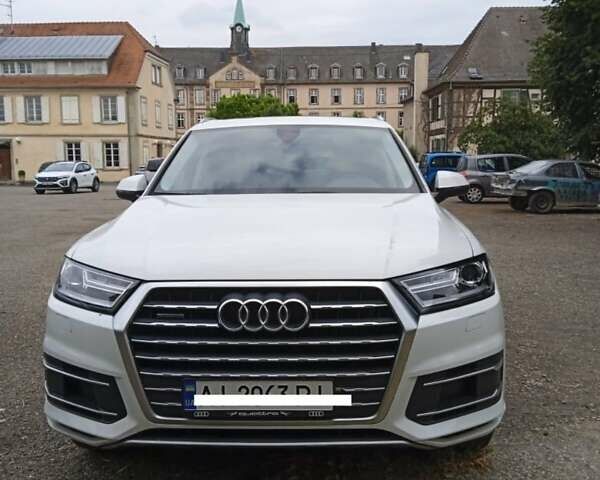 Белый Ауди Ку 7, объемом двигателя 1.98 л и пробегом 77 тыс. км за 28000 $, фото 1 на Automoto.ua