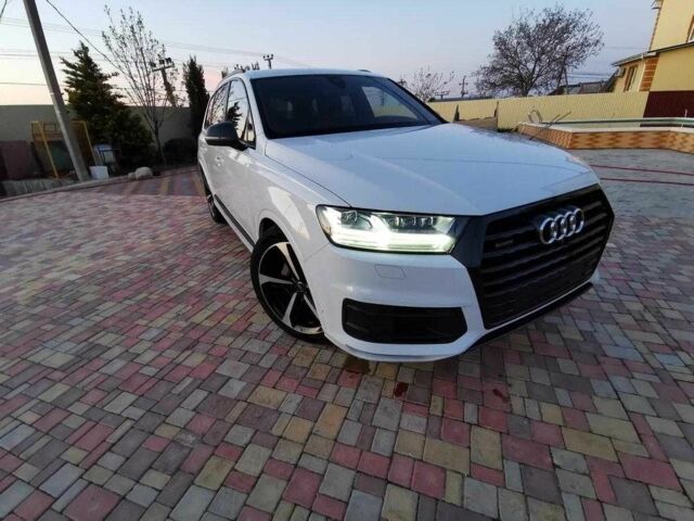 Белый Ауди Ку 7, объемом двигателя 3 л и пробегом 150 тыс. км за 20000 $, фото 1 на Automoto.ua