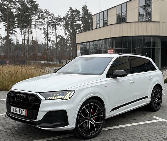 Белый Ауди Ку 7, объемом двигателя 3 л и пробегом 141 тыс. км за 73900 $, фото 1 на Automoto.ua
