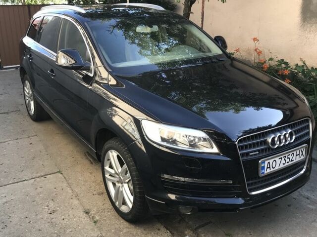 Черный Ауди Ку 7, объемом двигателя 4.2 л и пробегом 195 тыс. км за 10500 $, фото 1 на Automoto.ua