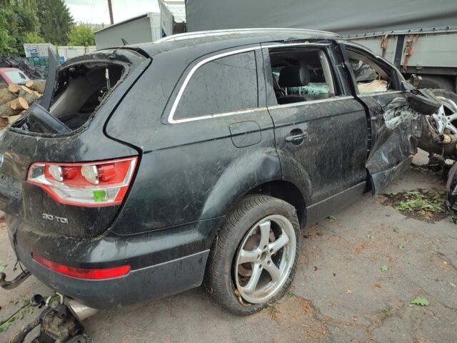 Черный Ауди Ку 7, объемом двигателя 0 л и пробегом 111 тыс. км за 1999 $, фото 1 на Automoto.ua