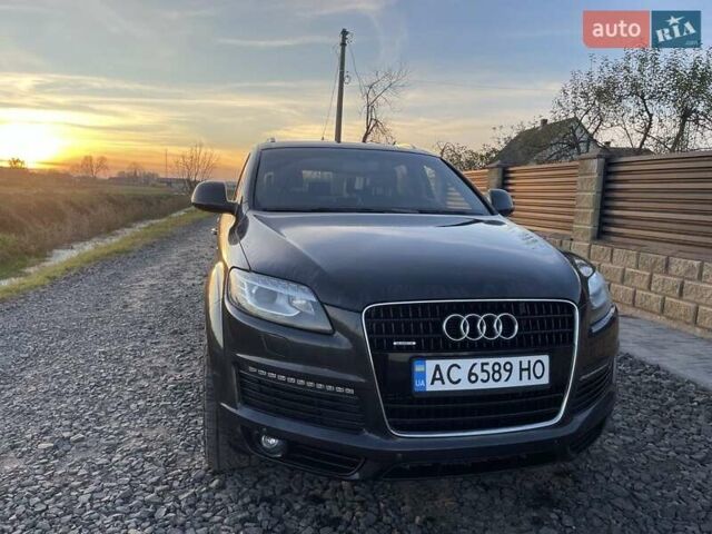 Черный Ауди Ку 7, объемом двигателя 4.2 л и пробегом 208 тыс. км за 7800 $, фото 1 на Automoto.ua