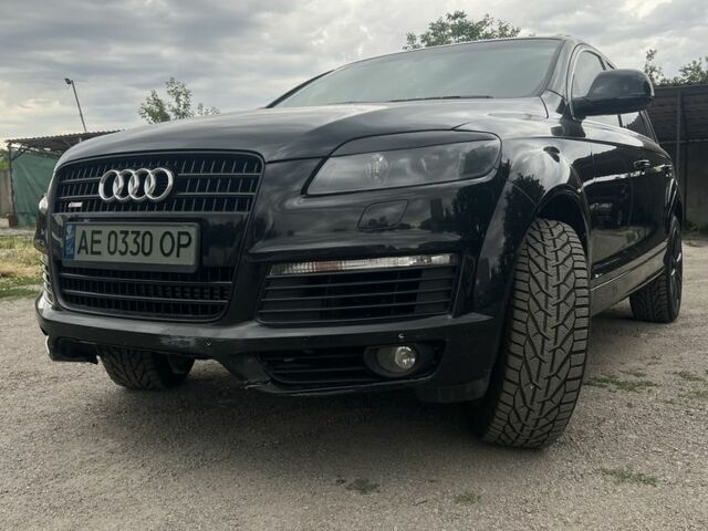 Черный Ауди Ку 7, объемом двигателя 4.2 л и пробегом 170 тыс. км за 9000 $, фото 1 на Automoto.ua