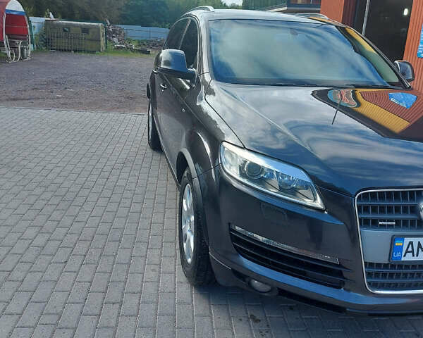 Черный Ауди Ку 7, объемом двигателя 0 л и пробегом 285 тыс. км за 9700 $, фото 1 на Automoto.ua