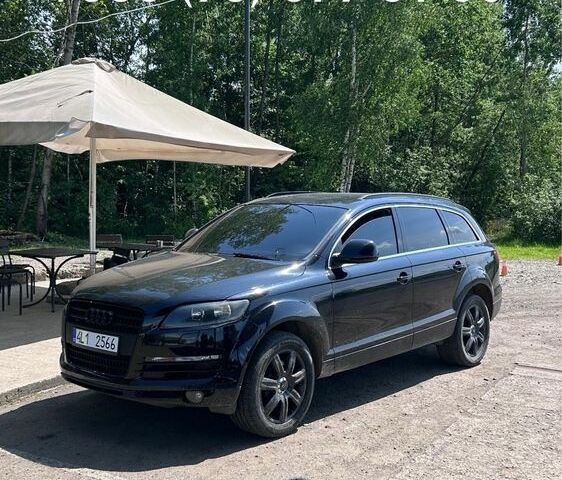 Черный Ауди Ку 7, объемом двигателя 3 л и пробегом 300 тыс. км за 6300 $, фото 1 на Automoto.ua