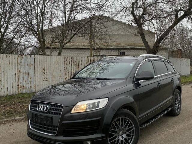 Черный Ауди Ку 7, объемом двигателя 3 л и пробегом 250 тыс. км за 6399 $, фото 1 на Automoto.ua