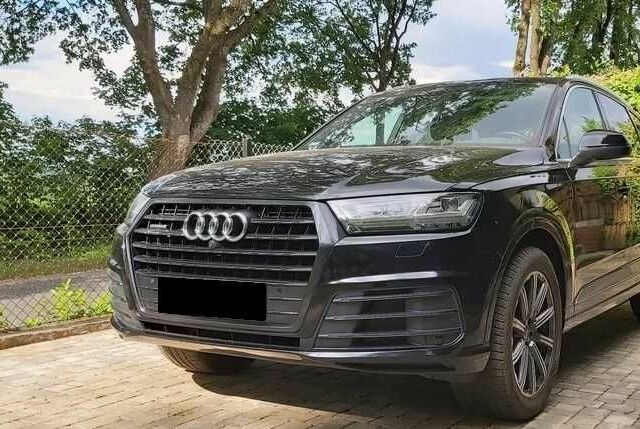 Черный Ауди Ку 7, объемом двигателя 0 л и пробегом 86 тыс. км за 17800 $, фото 1 на Automoto.ua