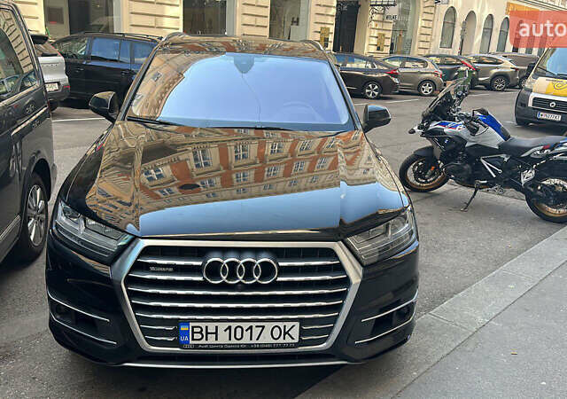 Черный Ауди Ку 7, объемом двигателя 3 л и пробегом 50 тыс. км за 37000 $, фото 1 на Automoto.ua