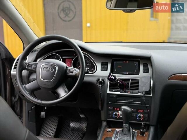 Коричневый Ауди Ку 7, объемом двигателя 2.97 л и пробегом 280 тыс. км за 17000 $, фото 1 на Automoto.ua