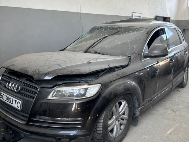 Серый Ауди Ку 7, объемом двигателя 3 л и пробегом 27 тыс. км за 3000 $, фото 1 на Automoto.ua