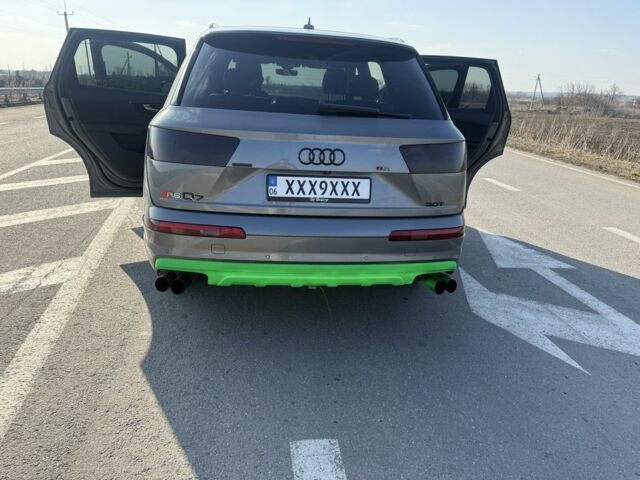 Серый Ауди Ку 7, объемом двигателя 3 л и пробегом 180 тыс. км за 23000 $, фото 1 на Automoto.ua