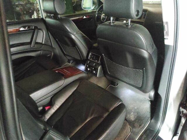 Серый Ауди Ку 7, объемом двигателя 4.2 л и пробегом 265 тыс. км за 11700 $, фото 1 на Automoto.ua