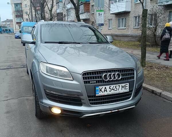 Серый Ауди Ку 7, объемом двигателя 4.16 л и пробегом 250 тыс. км за 11000 $, фото 1 на Automoto.ua