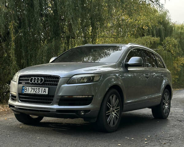 Серый Ауди Ку 7, объемом двигателя 3 л и пробегом 237 тыс. км за 13000 $, фото 1 на Automoto.ua