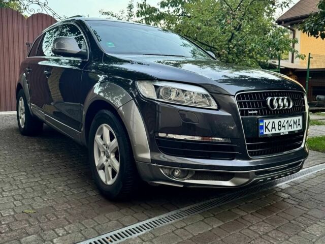 Серый Ауди Ку 7, объемом двигателя 4.2 л и пробегом 200 тыс. км за 11500 $, фото 1 на Automoto.ua