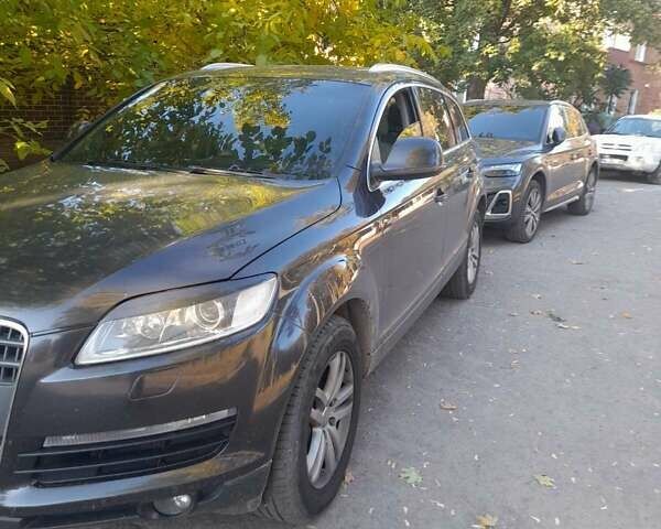 Сірий Ауді Ку 7, об'ємом двигуна 3 л та пробігом 290 тис. км за 14000 $, фото 1 на Automoto.ua
