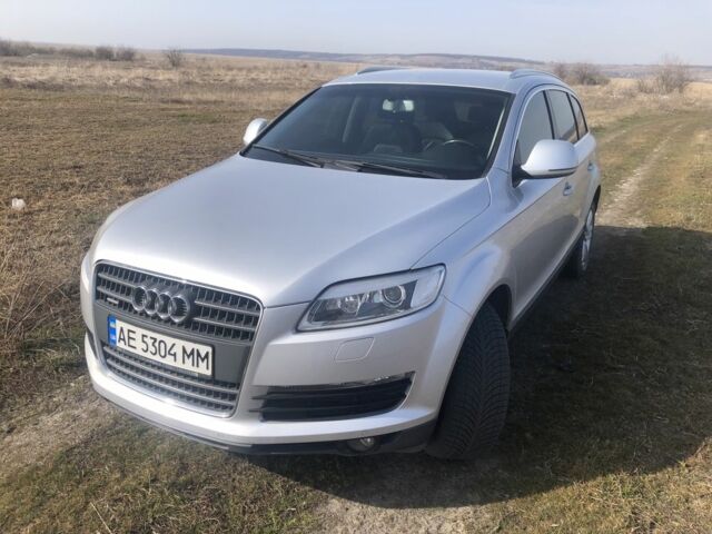 Серый Ауди Ку 7, объемом двигателя 3.6 л и пробегом 121 тыс. км за 15000 $, фото 1 на Automoto.ua