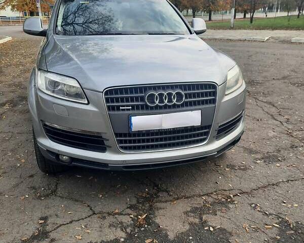 Серый Ауди Ку 7, объемом двигателя 4.16 л и пробегом 229 тыс. км за 8500 $, фото 1 на Automoto.ua