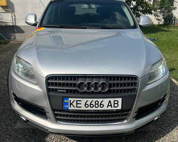 Серый Ауди Ку 7, объемом двигателя 3.6 л и пробегом 142 тыс. км за 12000 $, фото 1 на Automoto.ua