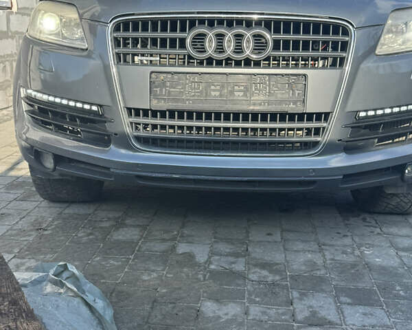 Серый Ауди Ку 7, объемом двигателя 3 л и пробегом 359 тыс. км за 11800 $, фото 1 на Automoto.ua