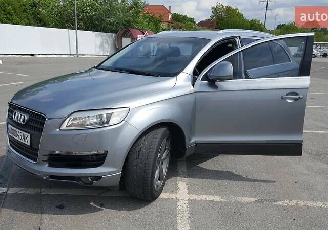 Серый Ауди Ку 7, объемом двигателя 3 л и пробегом 350 тыс. км за 12900 $, фото 1 на Automoto.ua